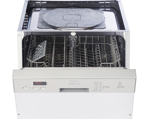 Lave-vaisselle avec porte ouverte et panier à vaisselle