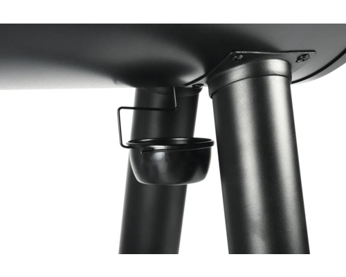 Detailansicht eines Grills mit Fettauffangschale unterhalb des Grillbereichs.