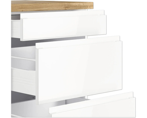 Vue détaillée d''une armoire avec des tiroirs ouverts.