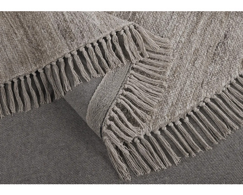 Detailansicht eines Teppichs mit Fransen