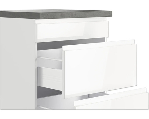 Meuble sous-vasque avec tiroirs, ouvert.