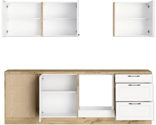 Cuisine linéaire avec placards ouverts et fermés et tiroirs