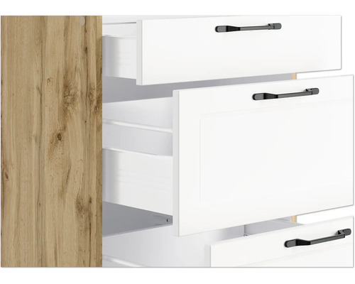 Commode avec plusieurs tiroirs ouverts