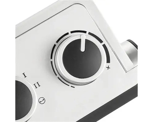 Detailaufnahme eines Küchengeräts mit Drehschaltern zur Geschwindigkeitsregelung