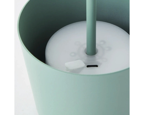 Vue détaillée d''une lampe de table avec port USB