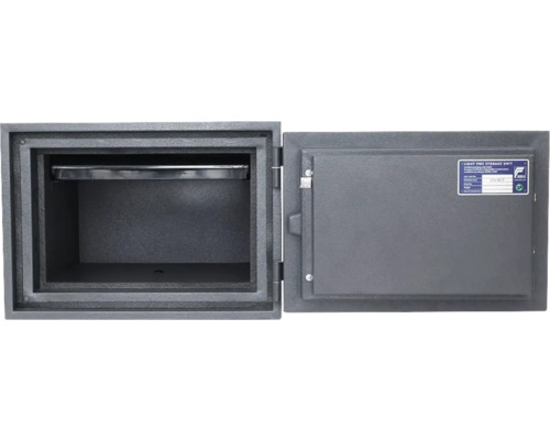 Coffre-fort ouvert avec étagère