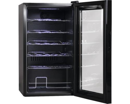 Offener Weinkühlschrank mit Regalen