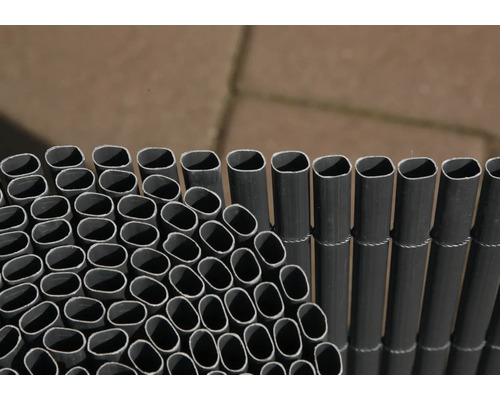 Gros plan sur un écran d''intimité en plastique