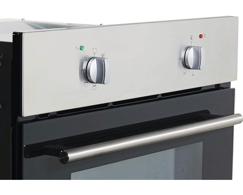 Vue détaillée d''un four encastrable avec boutons rotatifs pour le réglage de la température et la sélection des fonctions