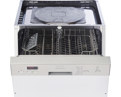 Lave-vaisselle ouvert avec paniers à vaisselle