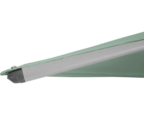 Detailansicht einer Markise mit Aluminiumgestell und Stoffbezug
