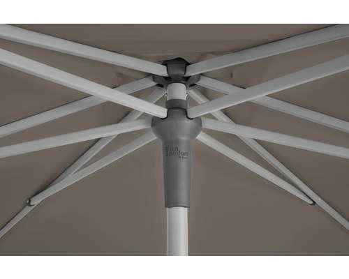 Vue intérieure d''un parasol avec armature et baleines