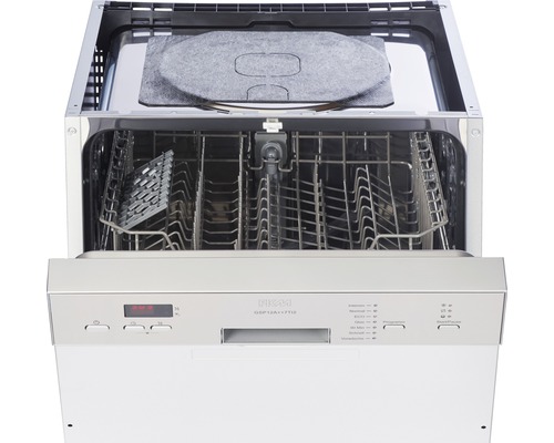 Lave-vaisselle ouvert avec vue intérieure