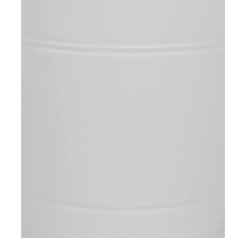 Nahaufnahme einer Regentonne aus Kunststoff