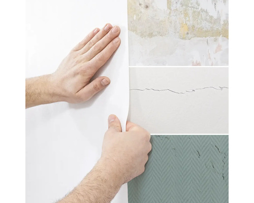 Person entfernt Tapete von der Wand, um verschiedene Wandzustände zu zeigen