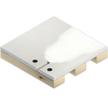 Verbindung von zwei Gipskartonplatten mit Schrauben auf einer Holzkonstruktion