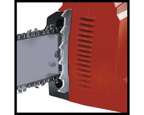 Vue détaillée d''une tronçonneuse avec guide et chaîne