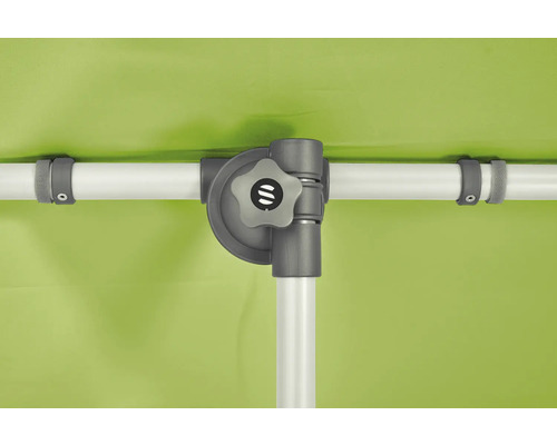 Vue détaillée d''un parasol avec vis de blocage