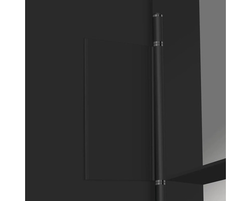 Detailansicht eines schwarzen Duschpaneels