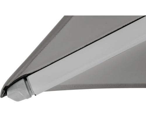 Detailansicht Markise mit Stoff und Gelenkarm