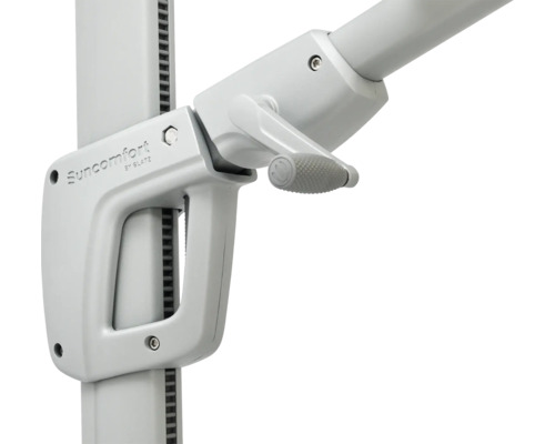 Suncomfort by Glatz Logo am Bedienteil eines Sonnenschirms