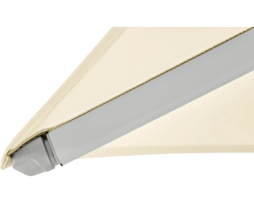Detailansicht einer Markise mit Stoff und Gestell