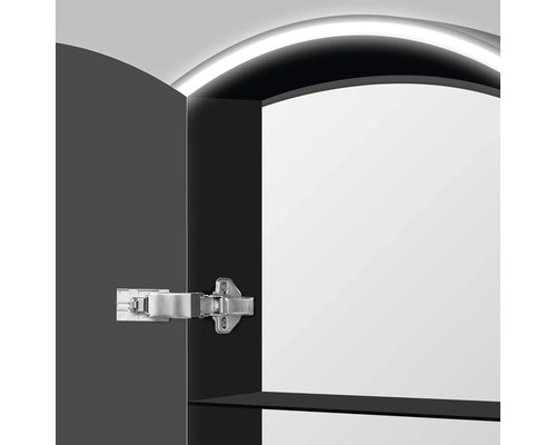 Vue détaillée d''une armoire de toilette ouverte avec éclairage et charnière