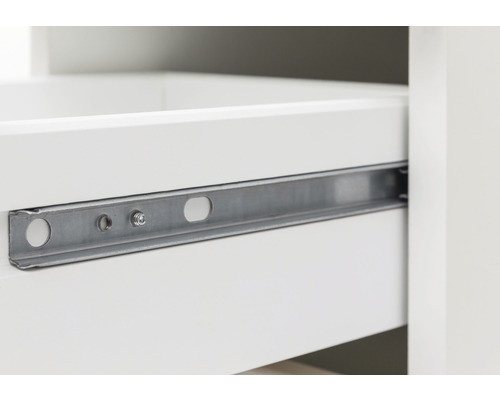 Gros plan d''un tiroir avec rail métallique