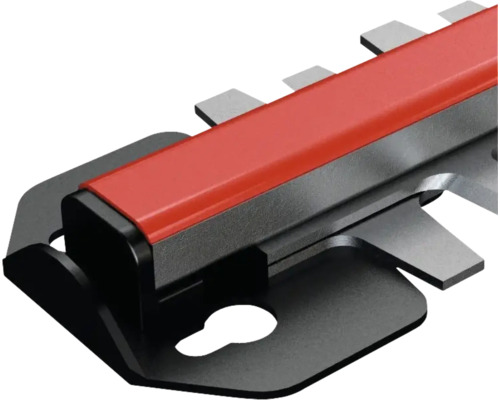 Gros plan sur une lame de taille-haie