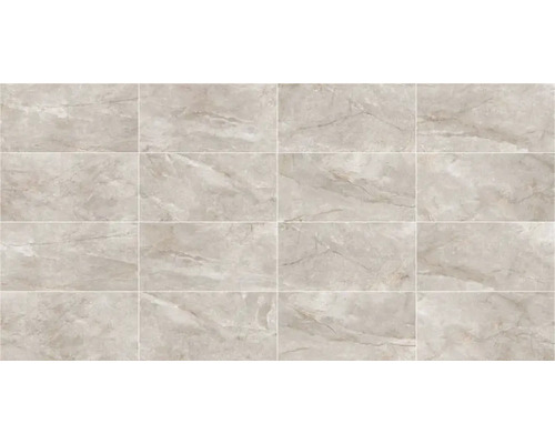 Rechteckige Fliesen mit Marmorstruktur, verlegt im Raster