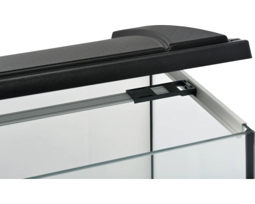 Aquarium mit Abdeckung und Lampe