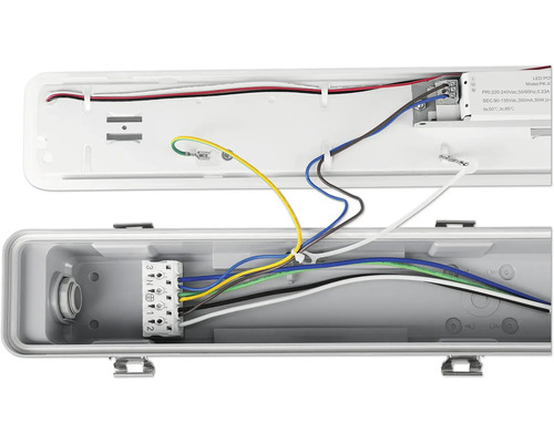 Vue intérieure d''un luminaire LED pour locaux humides avec connexions électriques