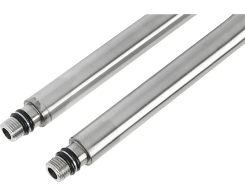 Deux tubes métalliques filetés