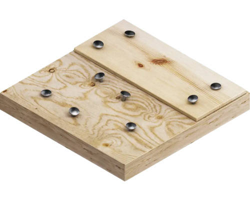 Planche en bois avec clous en métal