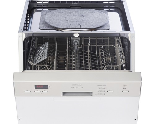 Lave-vaisselle ouvert avec paniers à vaisselle