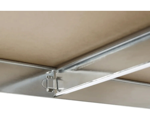 Vue détaillée d''une sous-construction avec des profilés métalliques et une plaque.