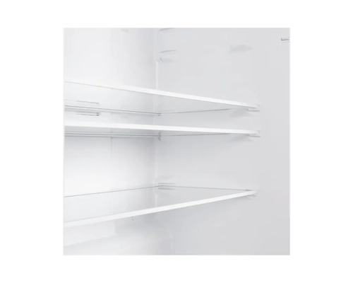 Innenraum eines Kühlschranks mit Regalböden