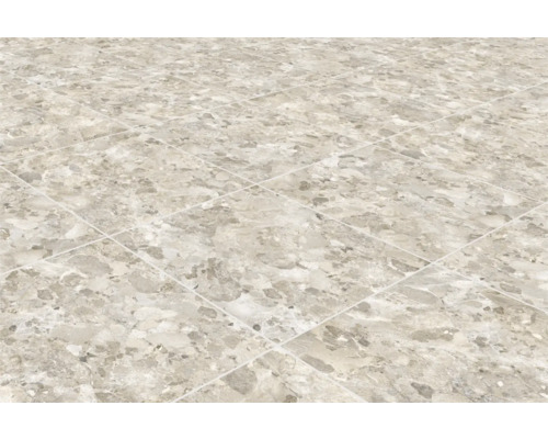 Fliesen mit Steinmuster verlegt