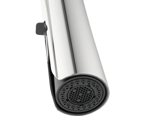 Gros plan du bec d''un robinet avec aérateurs