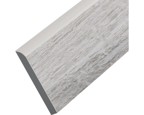 Plinthe avec structure en bois