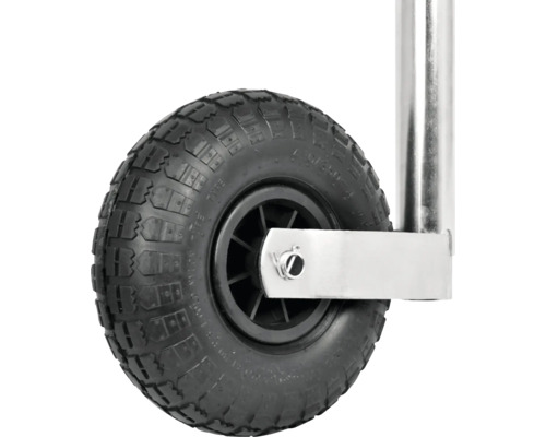 Schwarzes Rad mit Reifenprofil und Metallbefestigung