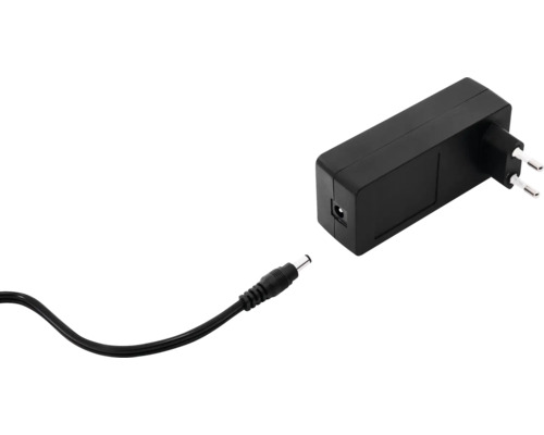 Schwarzes Netzteil mit Stecker und Kabel