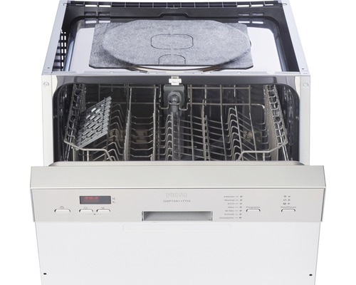 Lave-vaisselle ouvert avec intérieur et panneau de commande