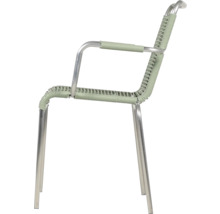 Fauteuil de jardin avec accoudoirs, structure en aluminium et assise tressée