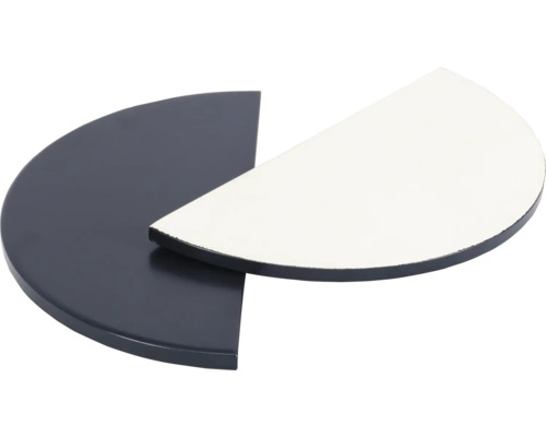Zwei halbrunde Tischplatten, eine davon dunkel, die andere hell.