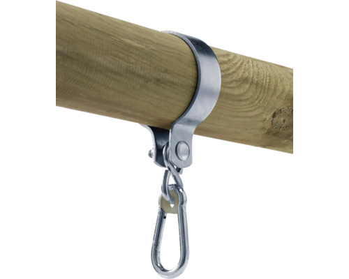 Crochet de balançoire avec mousqueton sur une poutre en bois