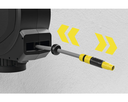 Gartenschlauch-Aufroller mit Schlauchverbindung und Richtungspfeilen