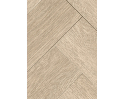 Verlegung von hellem Laminat im Fischgrätmuster