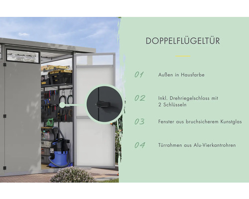 Doppeltür eines Geräteschuppens mit Drehriegelschloss und Fenster aus bruchsicherem Glas