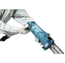 Élagueuse sur perche Makita dans la main